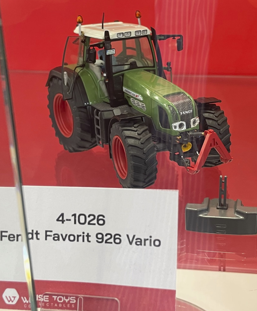 Fendt Favorit 926 Vario Modell von Weise-Toys 1:32