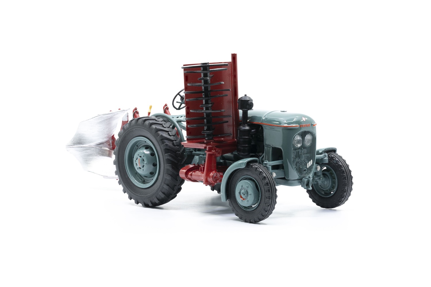 Vevey 560 mit Pflug und Motoregge  Modell von Ace 1:32