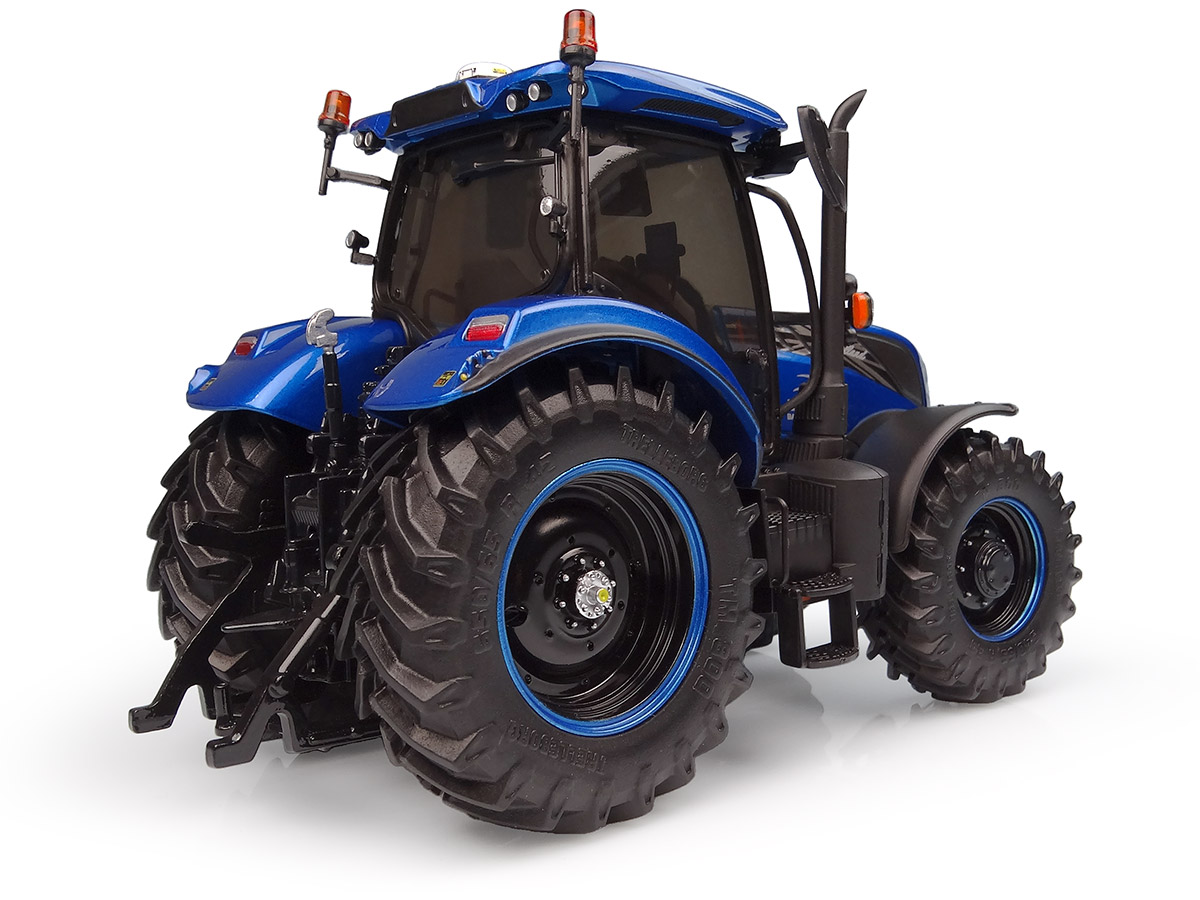 New Holland T7.225 2 Million Basildon Traktor Modell von Universal Hobbies 1:32