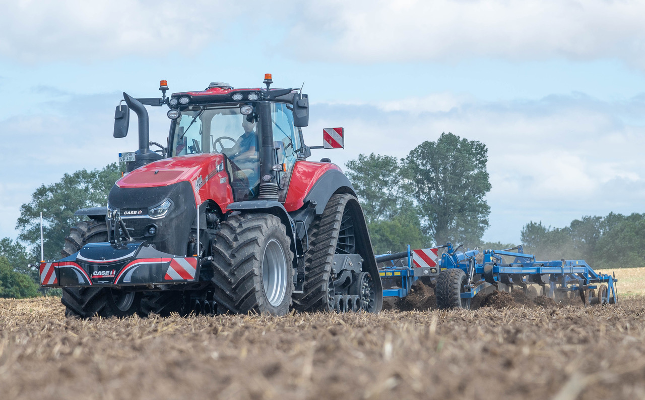 Case IH Magnum 410 Roud Trac Becher