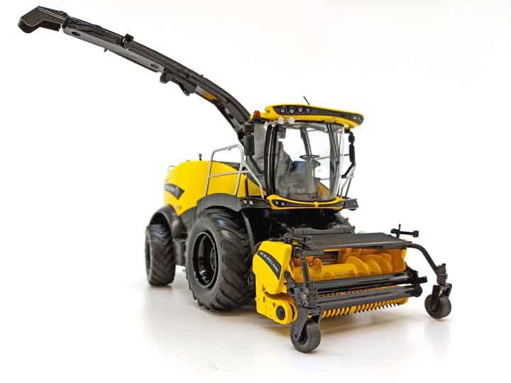 New Holland FR650 mit schwarzen Felgen Lim. Edt. Modell von MarGe Models 1:32