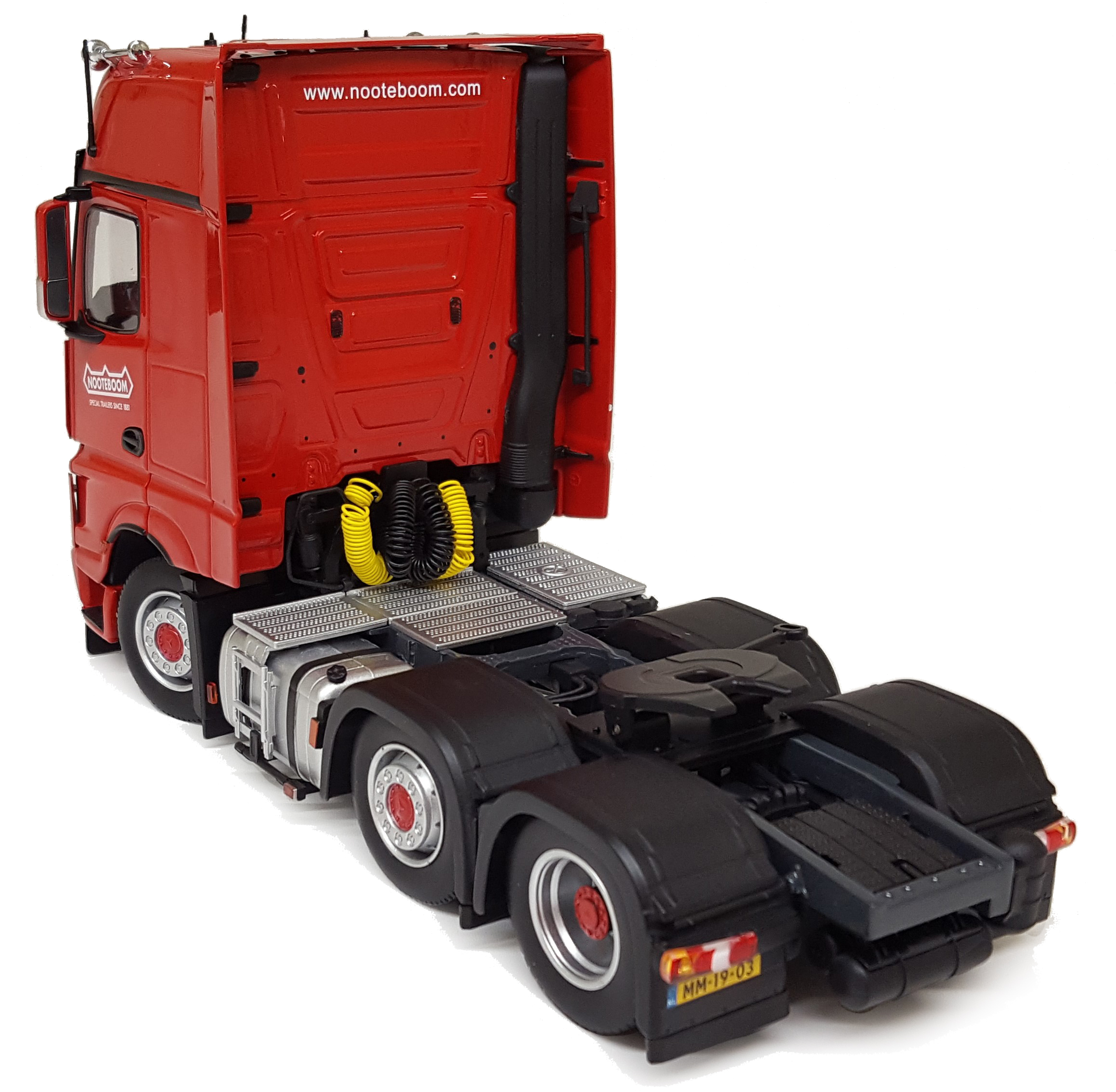 Mercedes-Benz Actros GigaSpace 6 x 2 Nooteboom rot Modell von MarGe Models 1:32