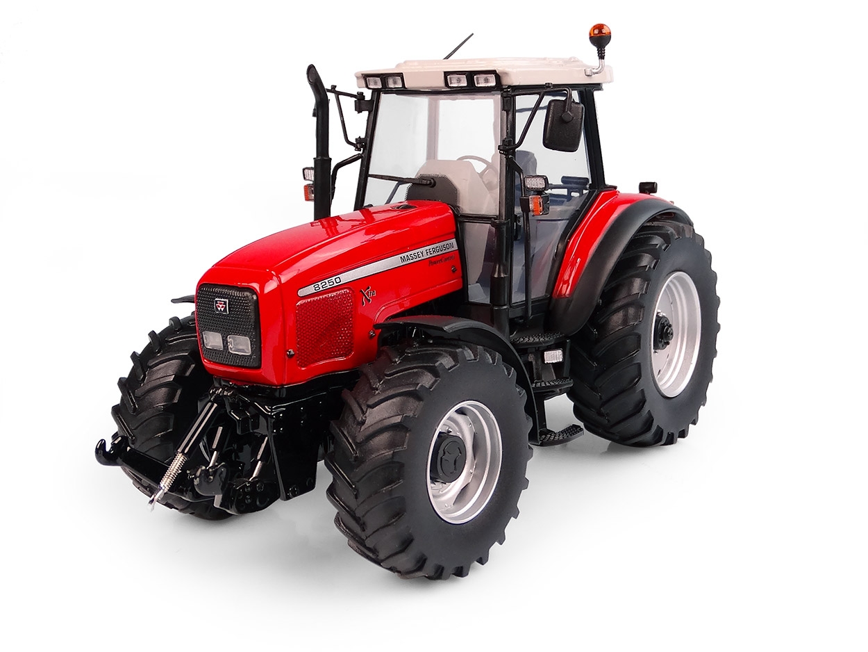 Massey Ferguson 8250 Xtra Modell von Universal Hobbies 1:32