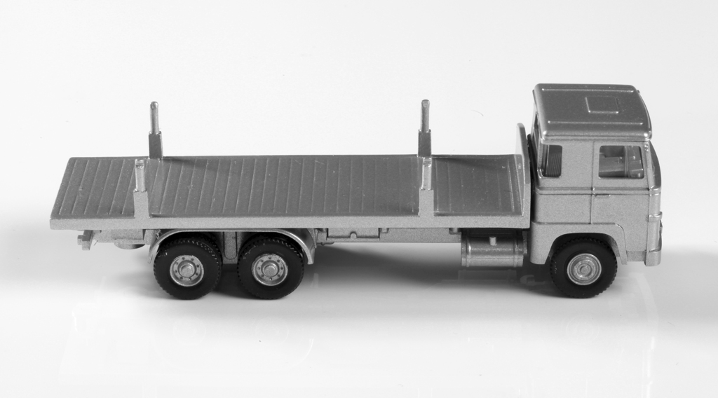 Henschel HS 14/16 Rungenaufbau Modell von WIKING 1:87