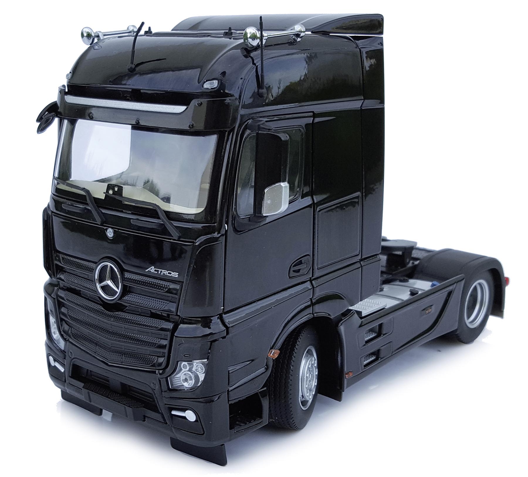 Mercedes-Benz Actros BigSpace 4 x 2 schwarz Modell von MarGe Models 1:32