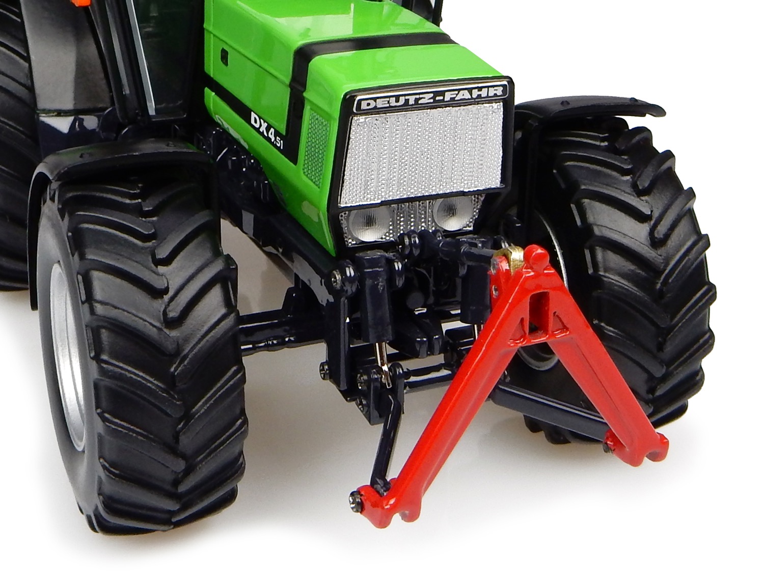 Deutz-Fahr DX 4.51 Modell von Universal Hobbies 1:32