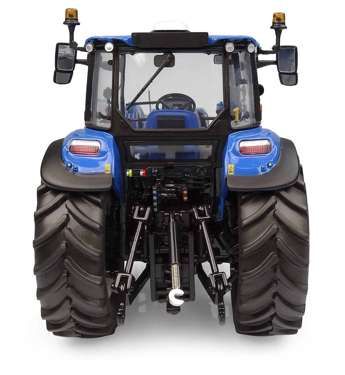 New Holland T5.120 Dual Command mit Frontlader 655 LU Modell von Universal Hobbies 1:32