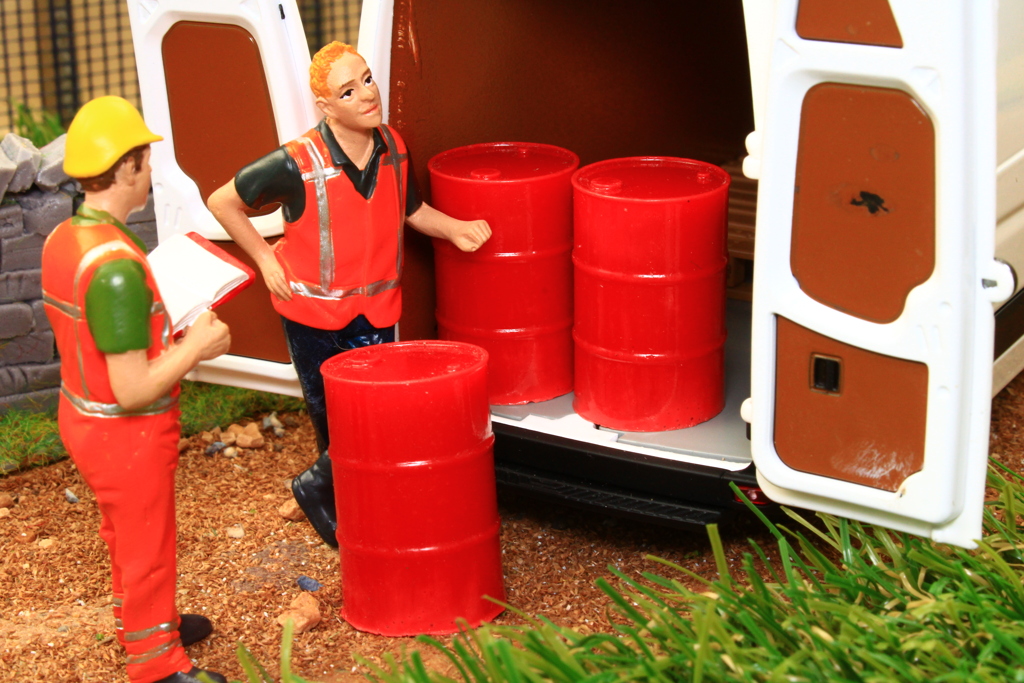 Fässer 3 Stück rot Modell von Brushwood Toys 1:32