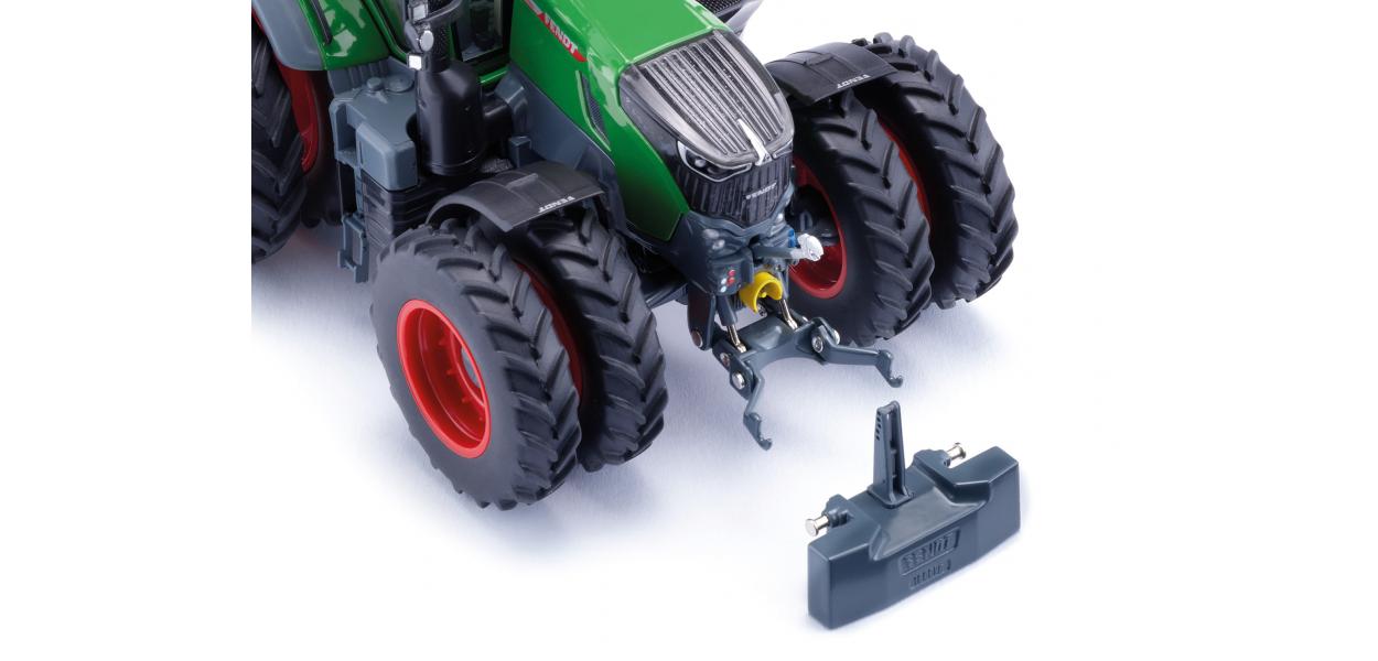 Fendt 726 Vario mit Crop Tires Modell von WIKING 1:32