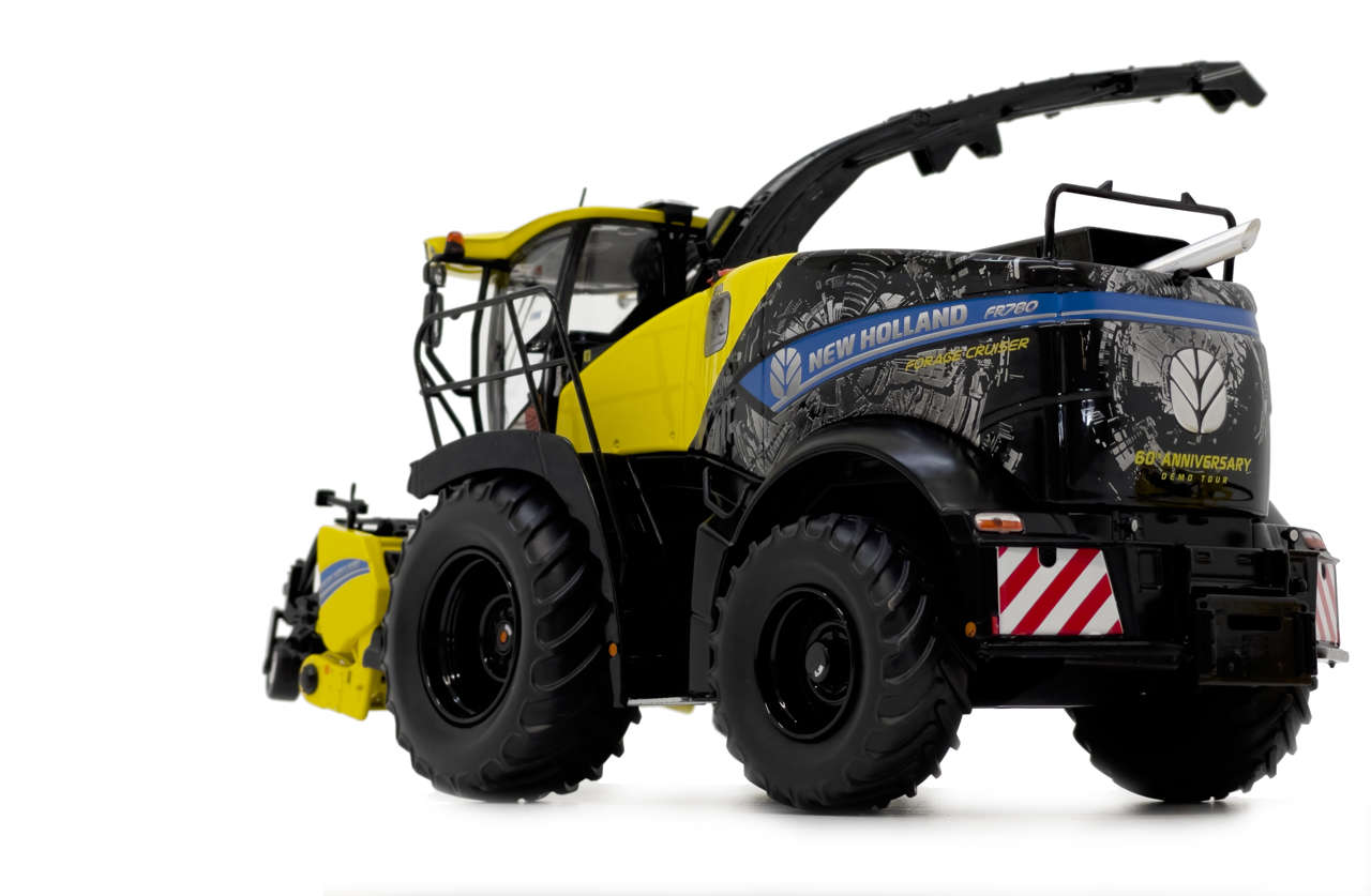 New Holland FR780 mit Maisgebiss und Pickup Demo Tour Italy Edition Limited Edition Modell von MarGe Models 1:32
