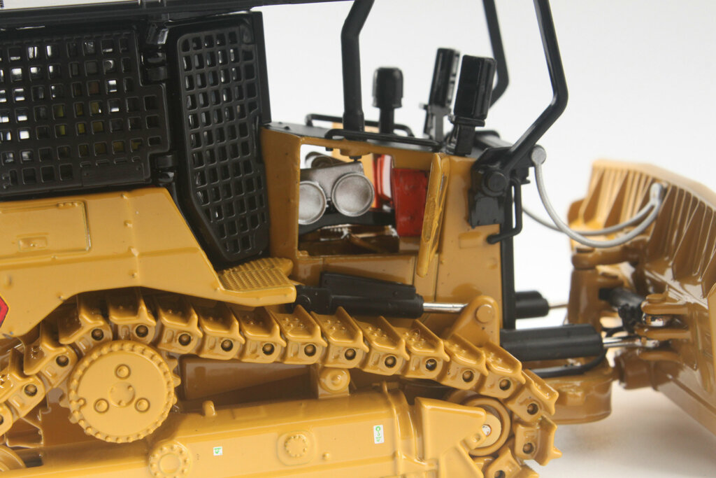 CAT D5 XR Brandbekämpfungsraupe Modell von DieCast Masters 1:50