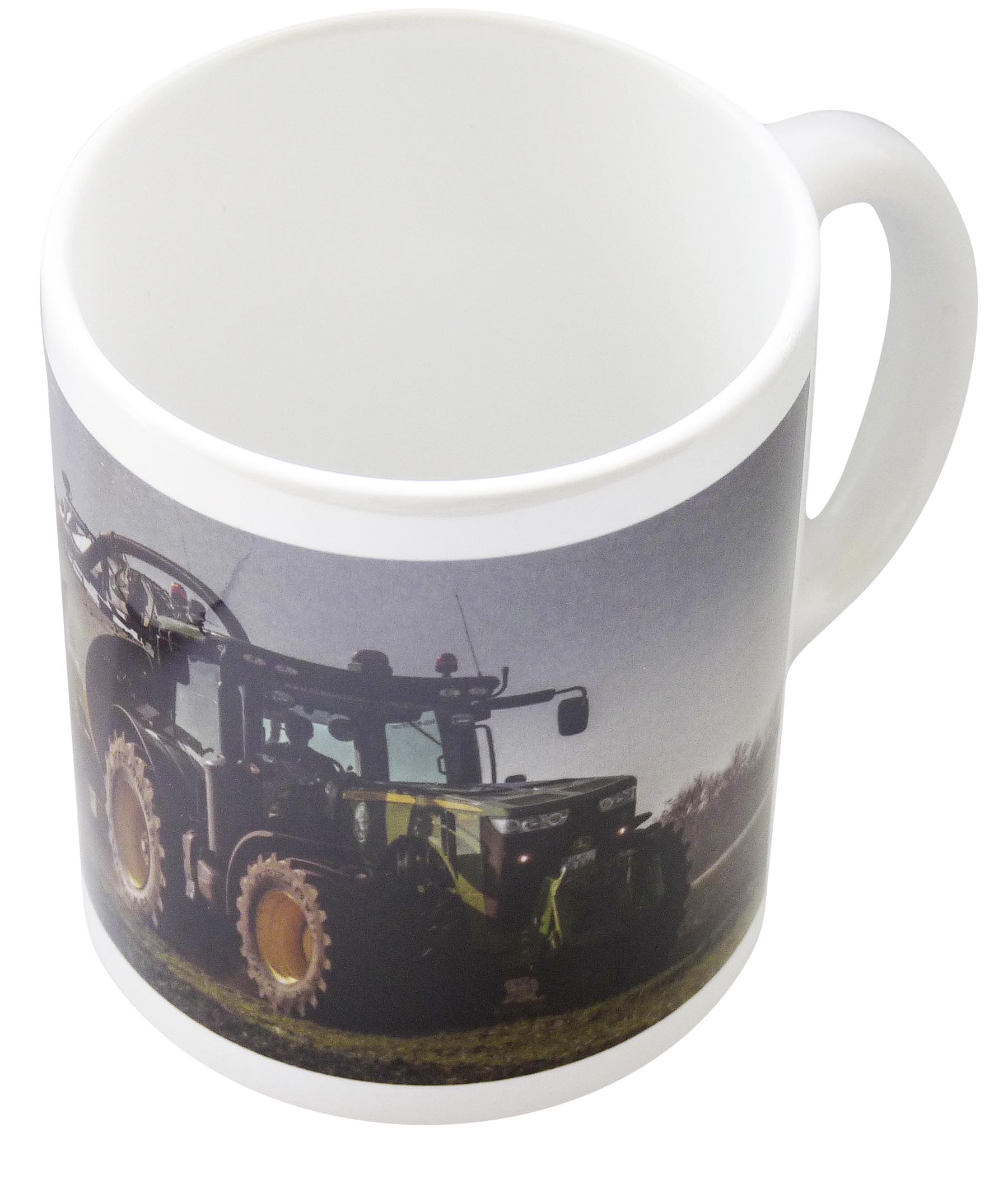Becher mit Traktor und Güllewagen