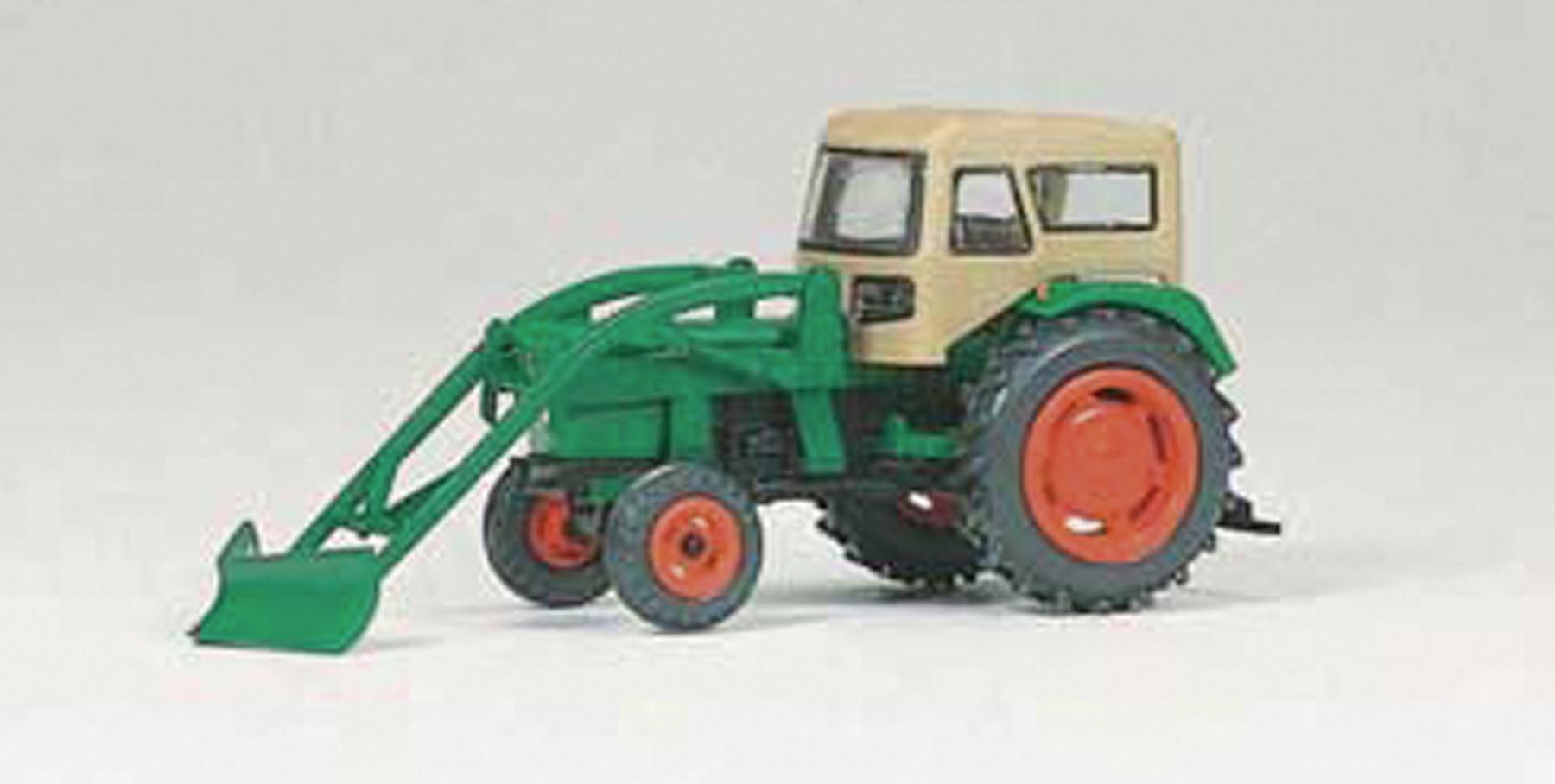 Deutz D 6206 mit Schneepflug und Fritzmeier Verdeck Fertigmodell Modell von Preiser 1:87