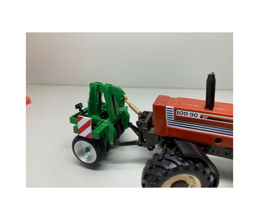 Cochet Mammout Reifenpacker grün Limited Edition Modell von Replicagri 1:32