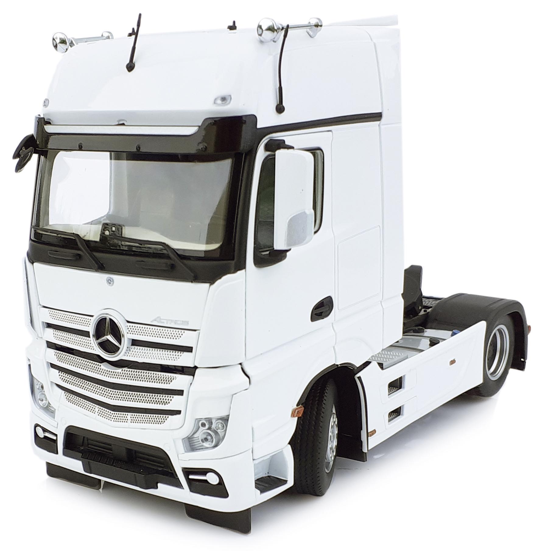 Mercedes-Benz Actros GigaSpace 4 x 2 weiß Modell von MarGe Models 1:32