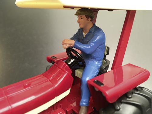 Erik fährt Traktor Modell von AT Collections 1:32