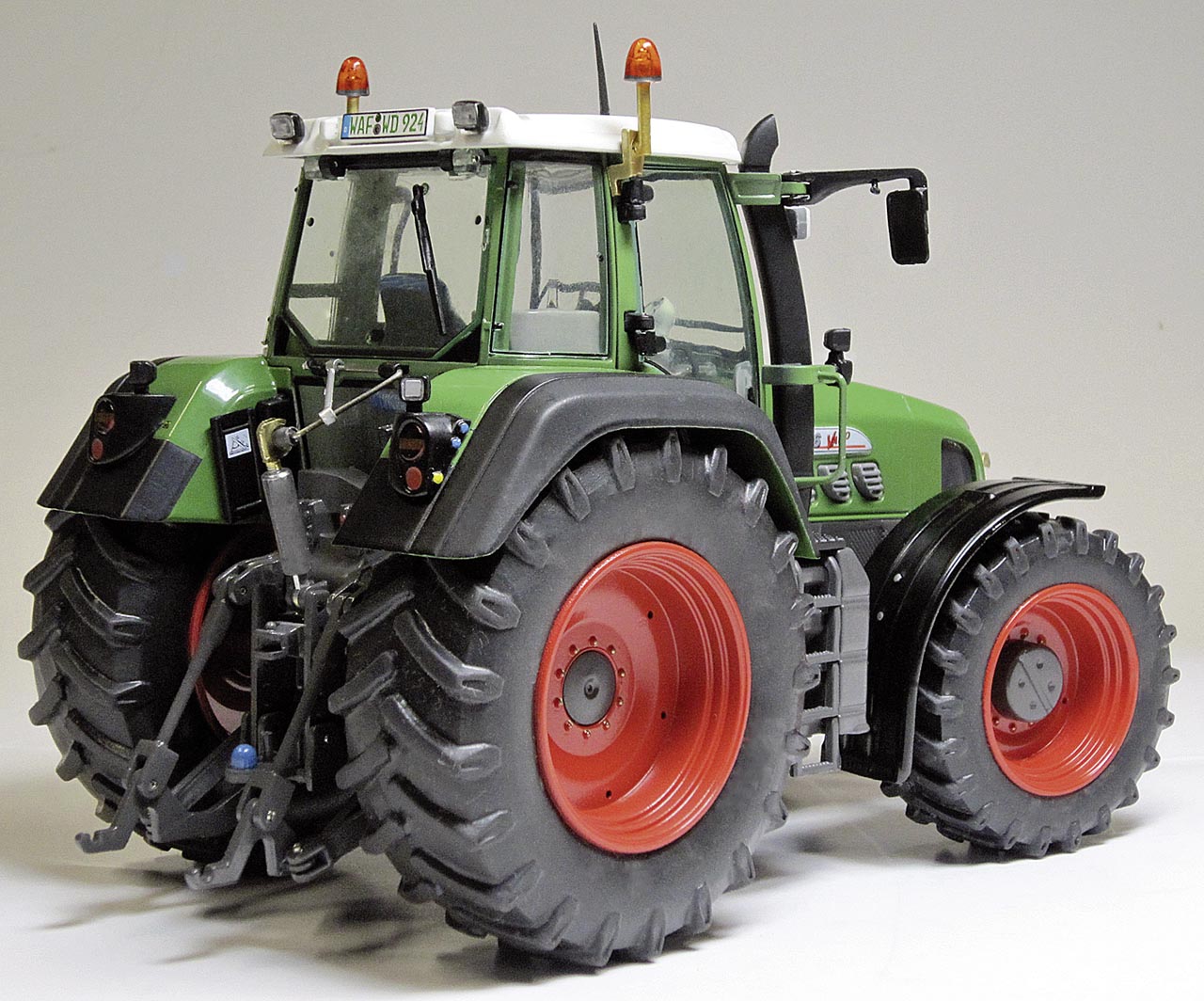 Fendt Favorit 924 Vario (2. Gen.) Modell von Weise-Toys 1:32