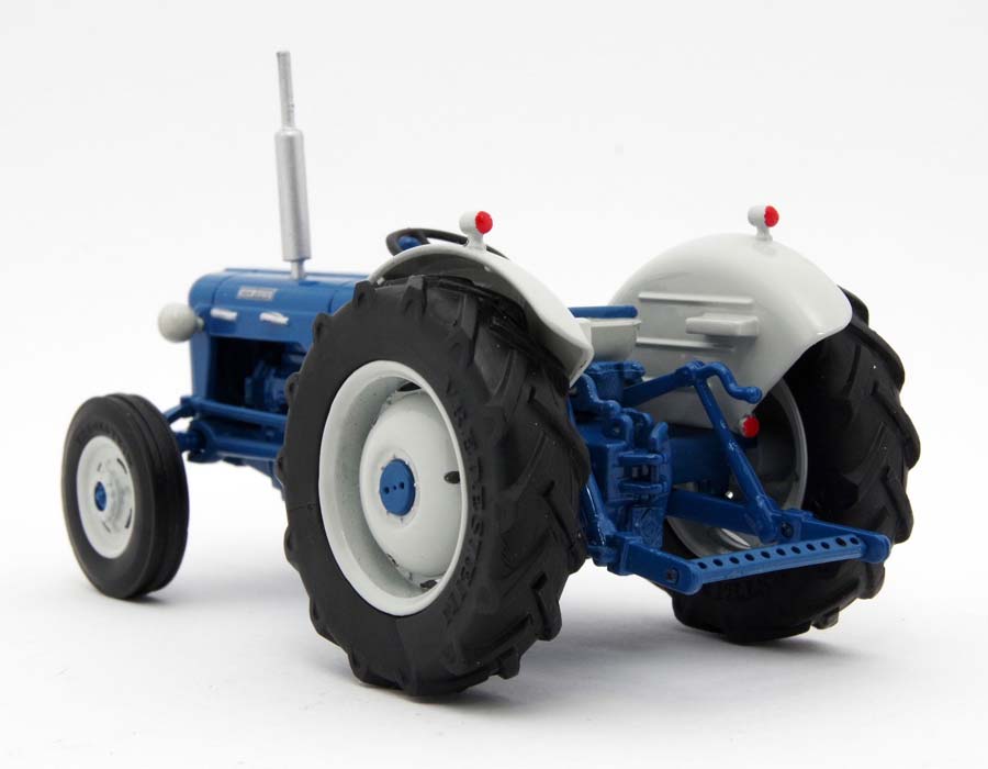 Fordson Super Dexta 1962 Modell von Legend Farm Models 1:32