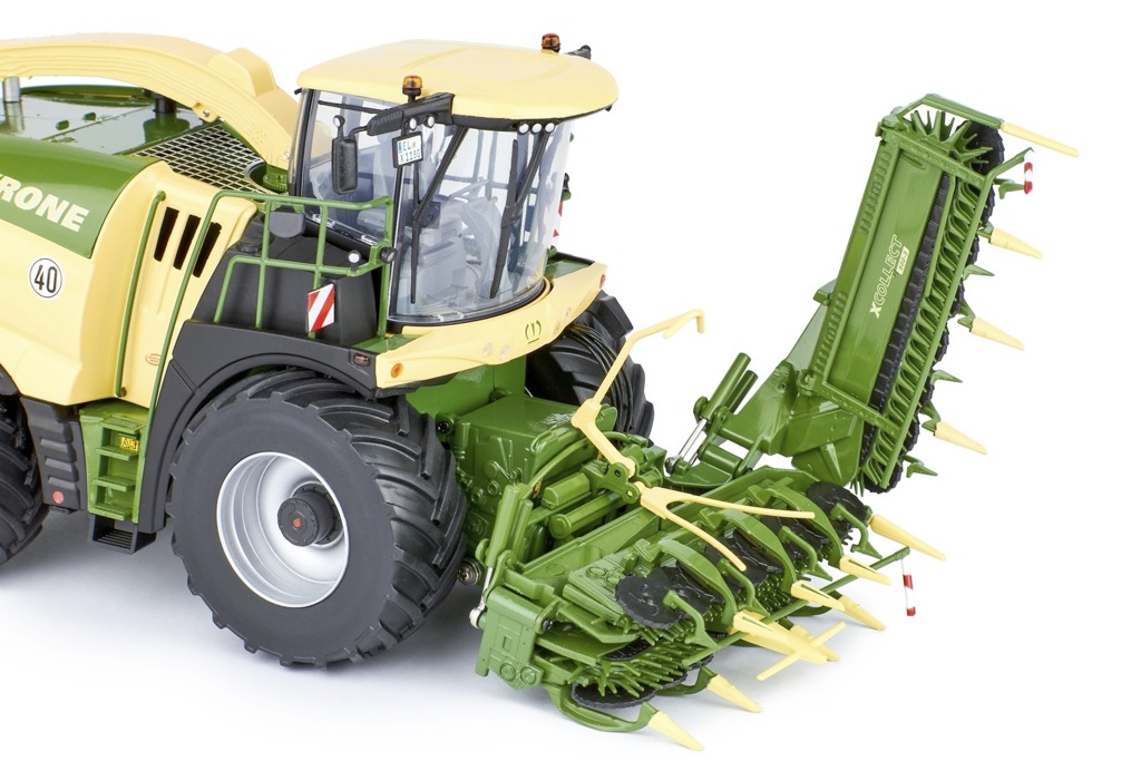 Krone BiG X 1180 mit Maisvorsatz und Pick-up Modell von ROS 1:32