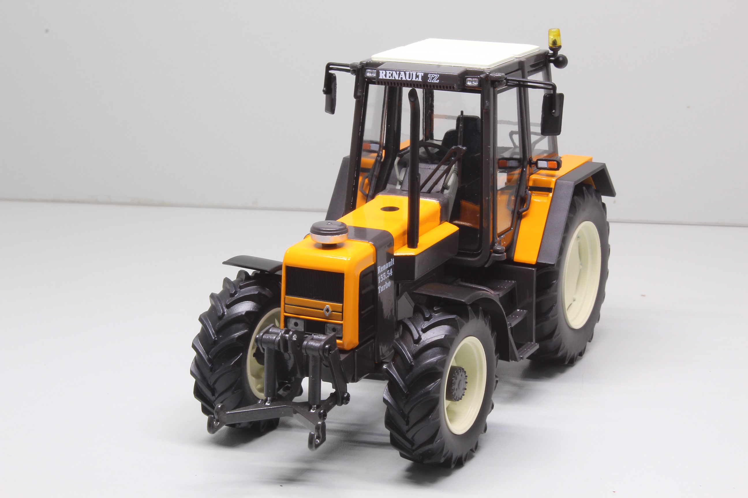 Renault 155-54 TZ  Modell von Replicagri 1:32