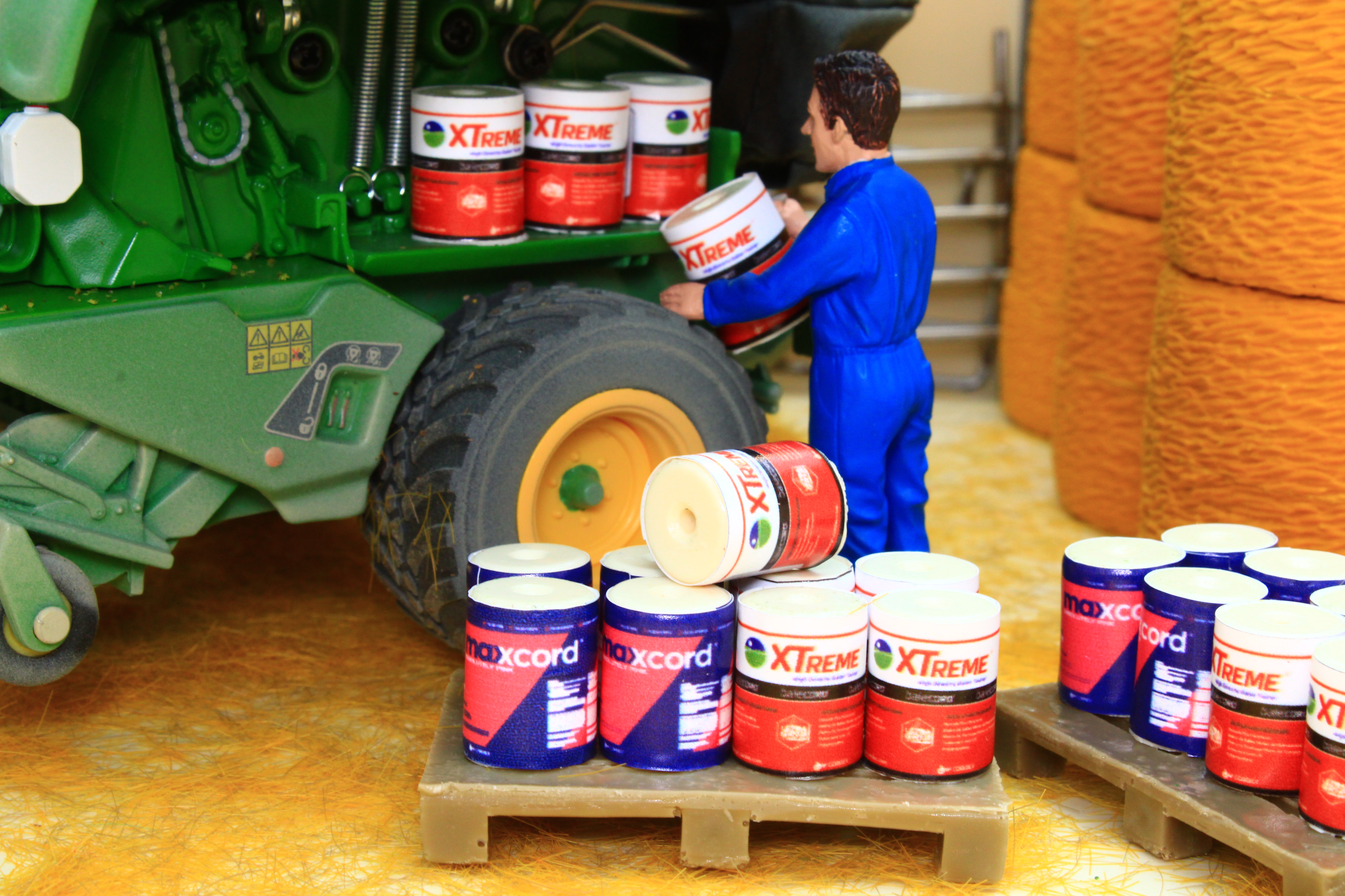 Palette mit Ballengarn Modell von Brushwood Toys 1:32