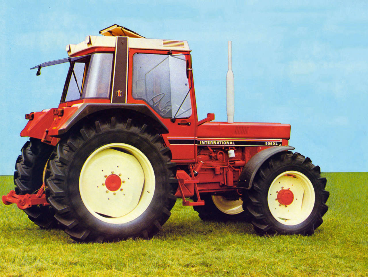 IHC 956 XL Modell von Schuco 1:32