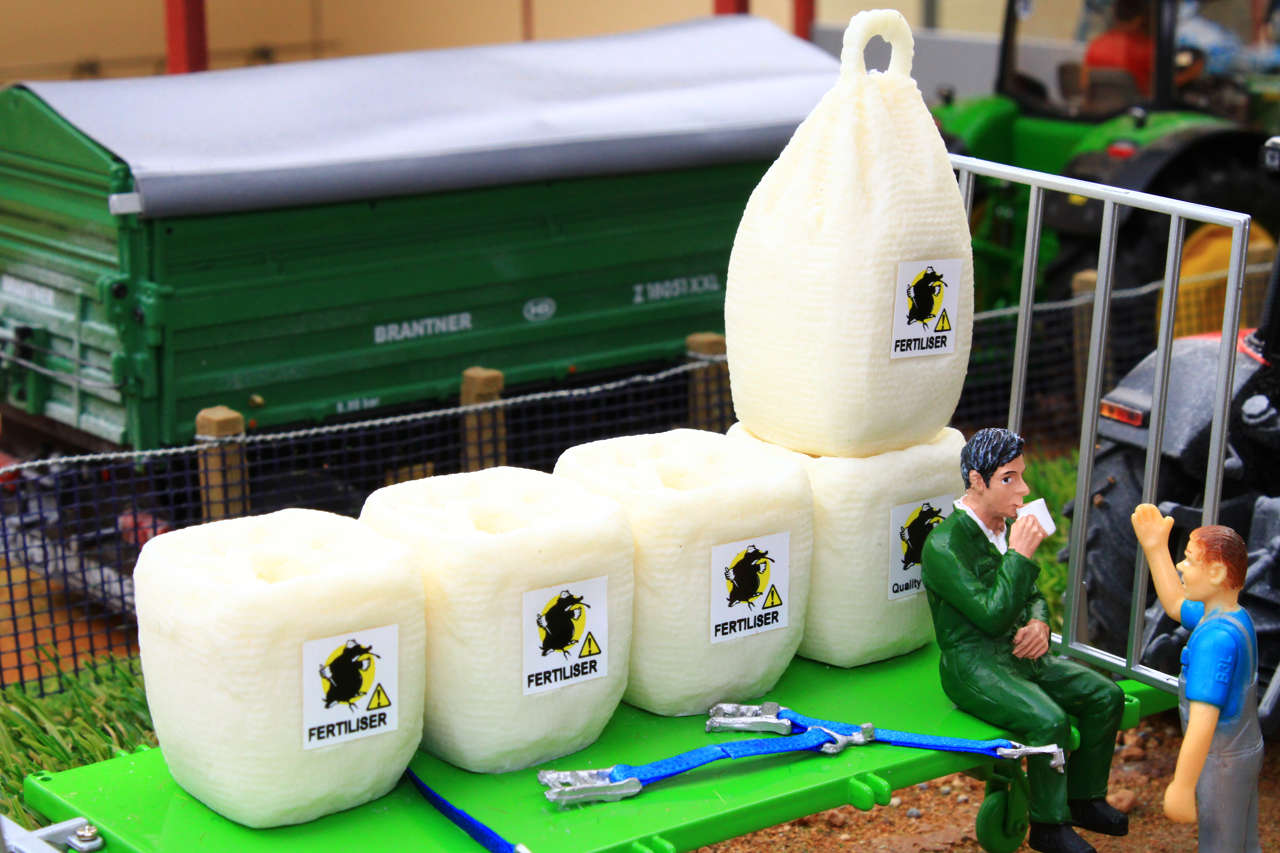 Gedrückte Big Bags 4 Stück Modell von Brushwood Toys 1:32