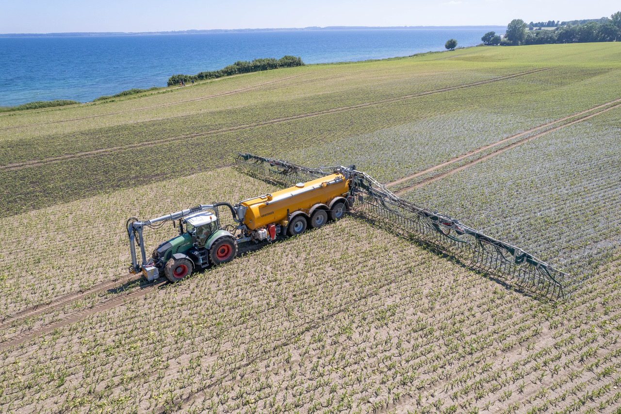 Poster Fendt 936 mit Veenhuis Güllewagen-1