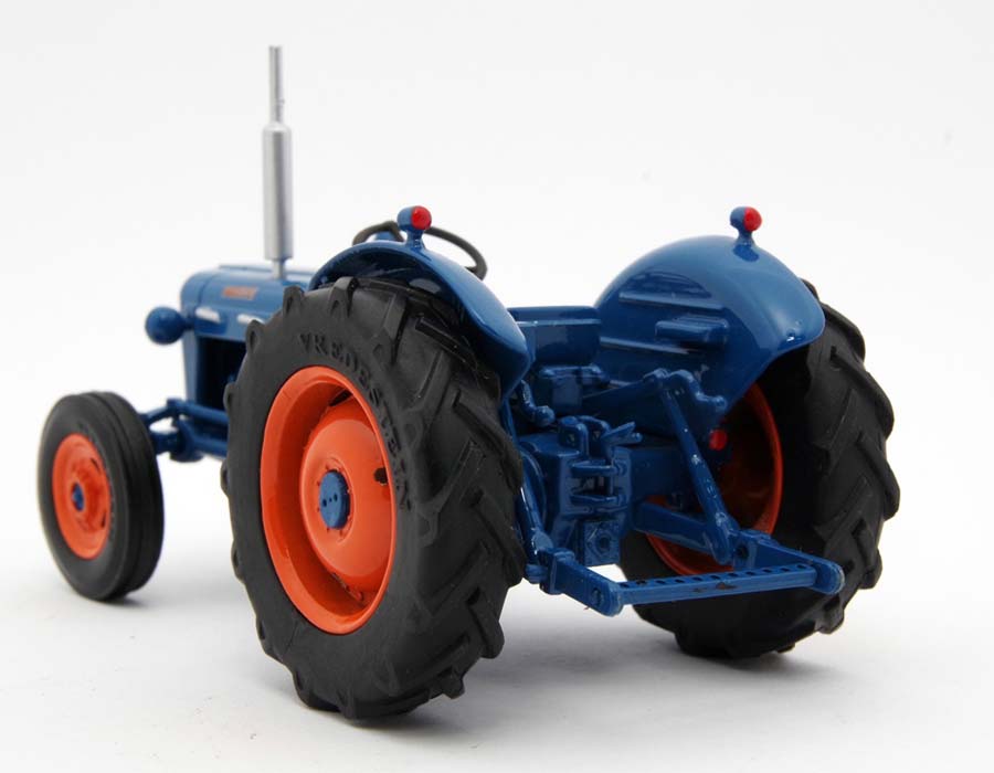 Fordson Super Dexta 1958 Modell von Legend Farm Models 1:32