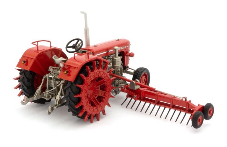 Hürlimann D-800 mit Motoregge Lim. Edt. 250 Modell von PowerTrac Models 1:32