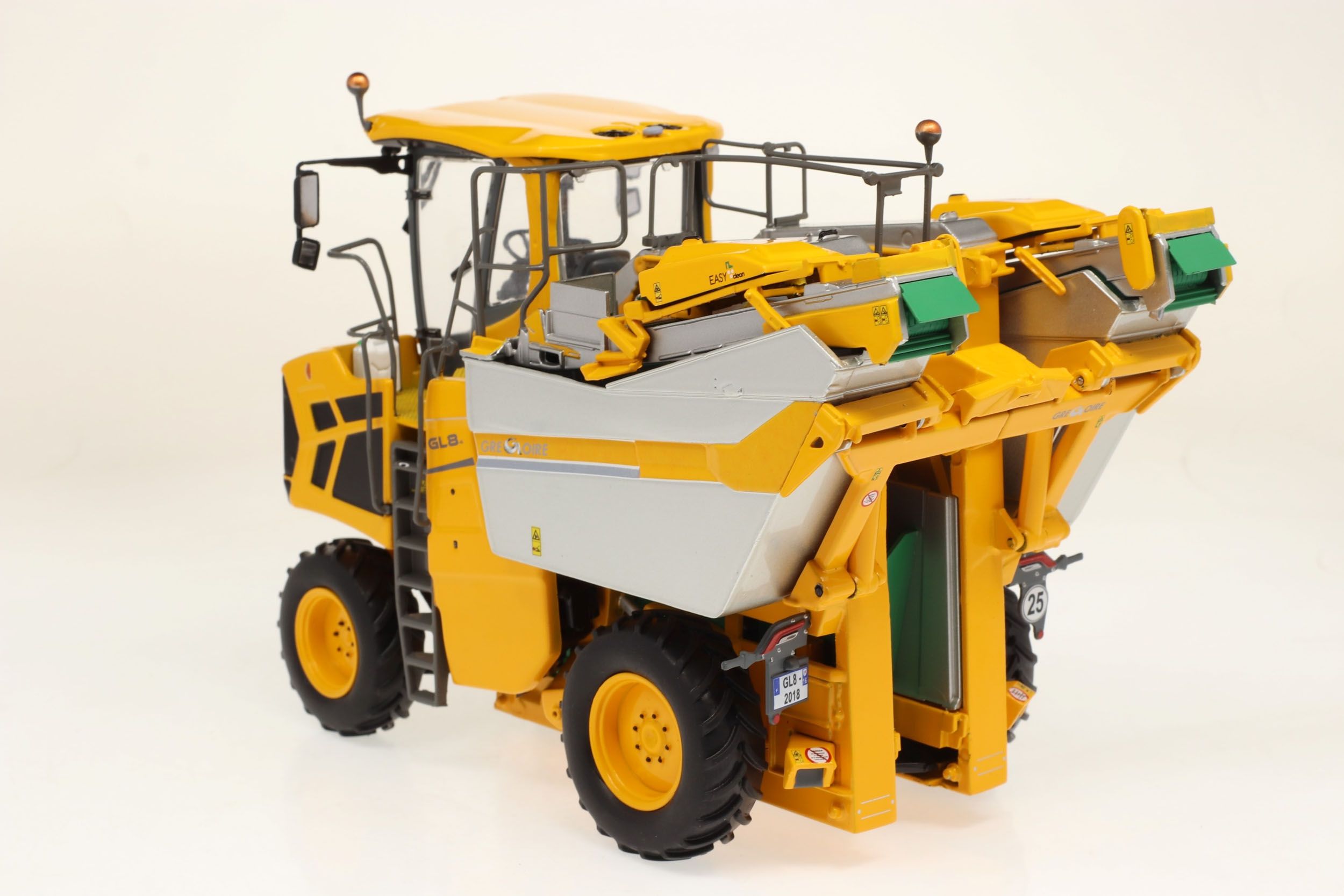 Gregoire GL8.6 Easyclean Modell von  1:32