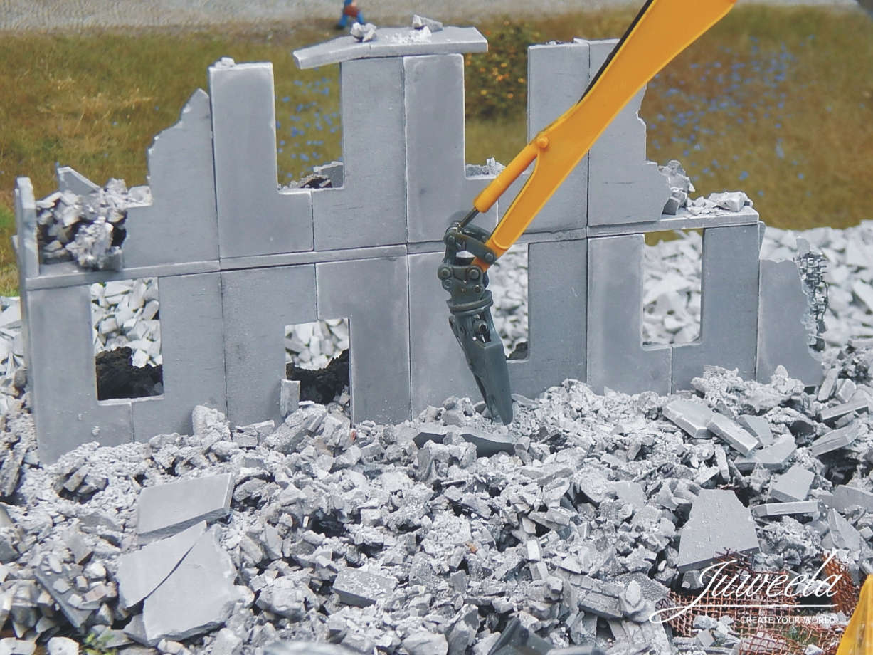 Rubble in the Box - Plattenbau Modell von Juweela 1:87