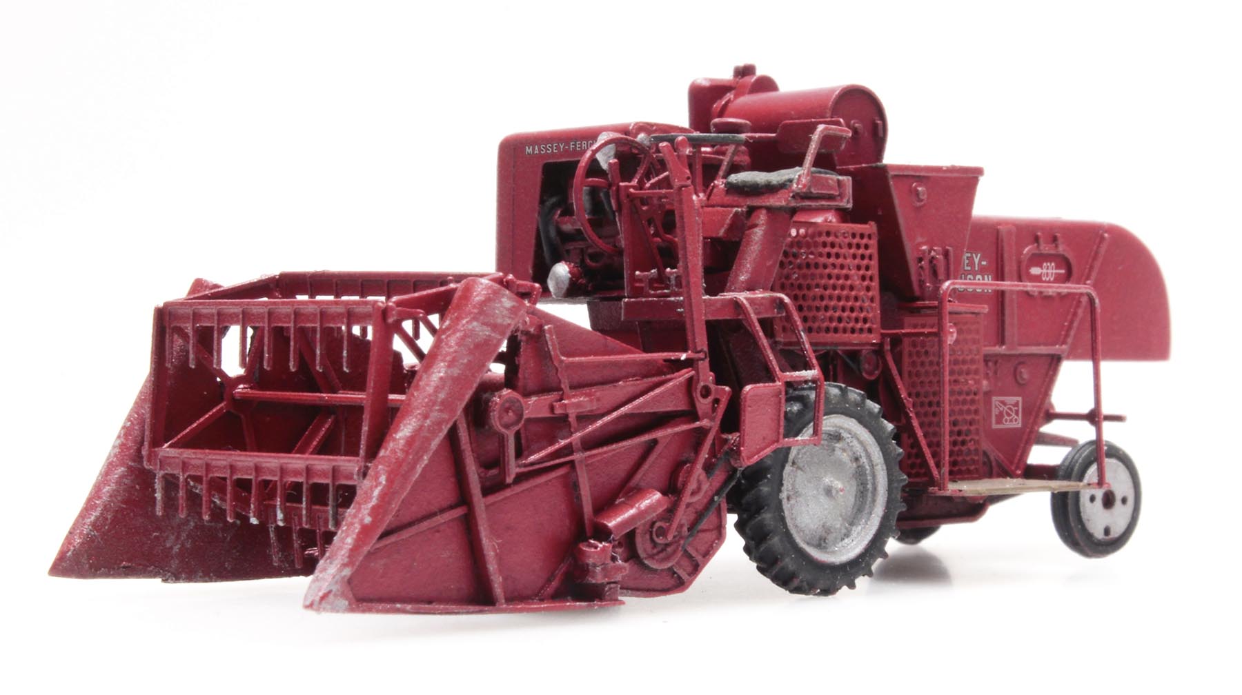 Massey Ferguson 830 Mähdrescher Modell von Artitec 1:87