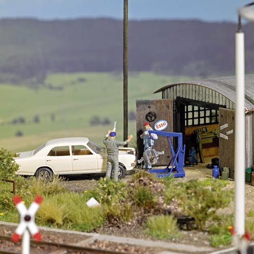 Schrauberwerkstatt (Bausatz) Modell von Busch 1:87