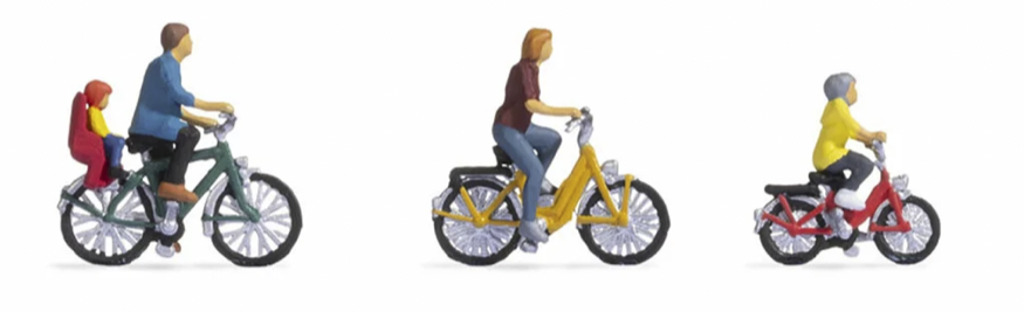 Familie beim Fahrradausflug-1