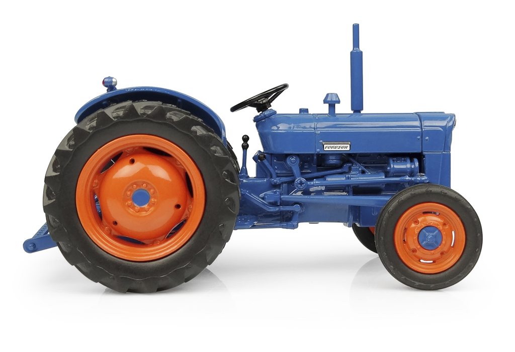 Fordson Super Dextra 1962 Modell von Universal Hobbies 1:32