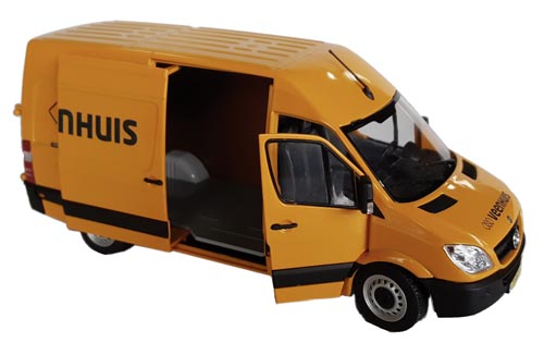 Mercedes-Benz Sprinter Veenhuis Edition gelb Modell von MarGe Models 1:32