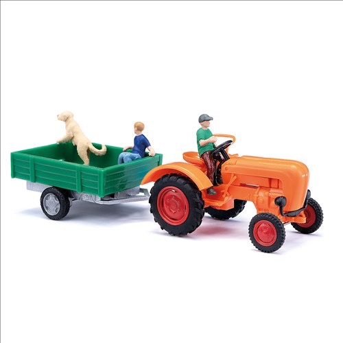 Allgaier A 111 L Bj. 1955 mit Einachsanhänger und Figuren  Modell von Busch 1:87