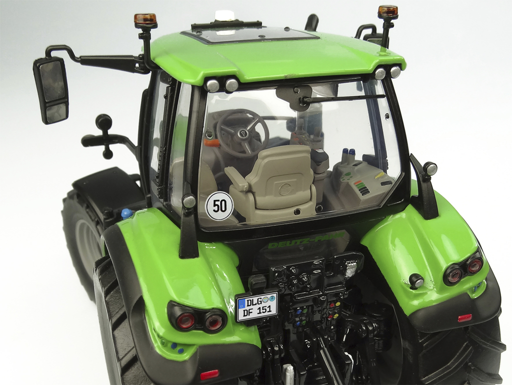 Deutz-Fahr 6150.4 RV Shift 2024 Modell von Universal Hobbies 1:32