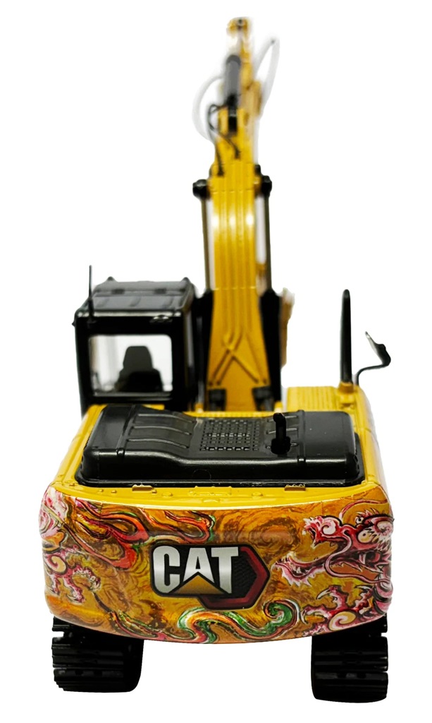 CAT 320 GX Bagger mit Drachendekor Modell von DieCast Masters 1:50