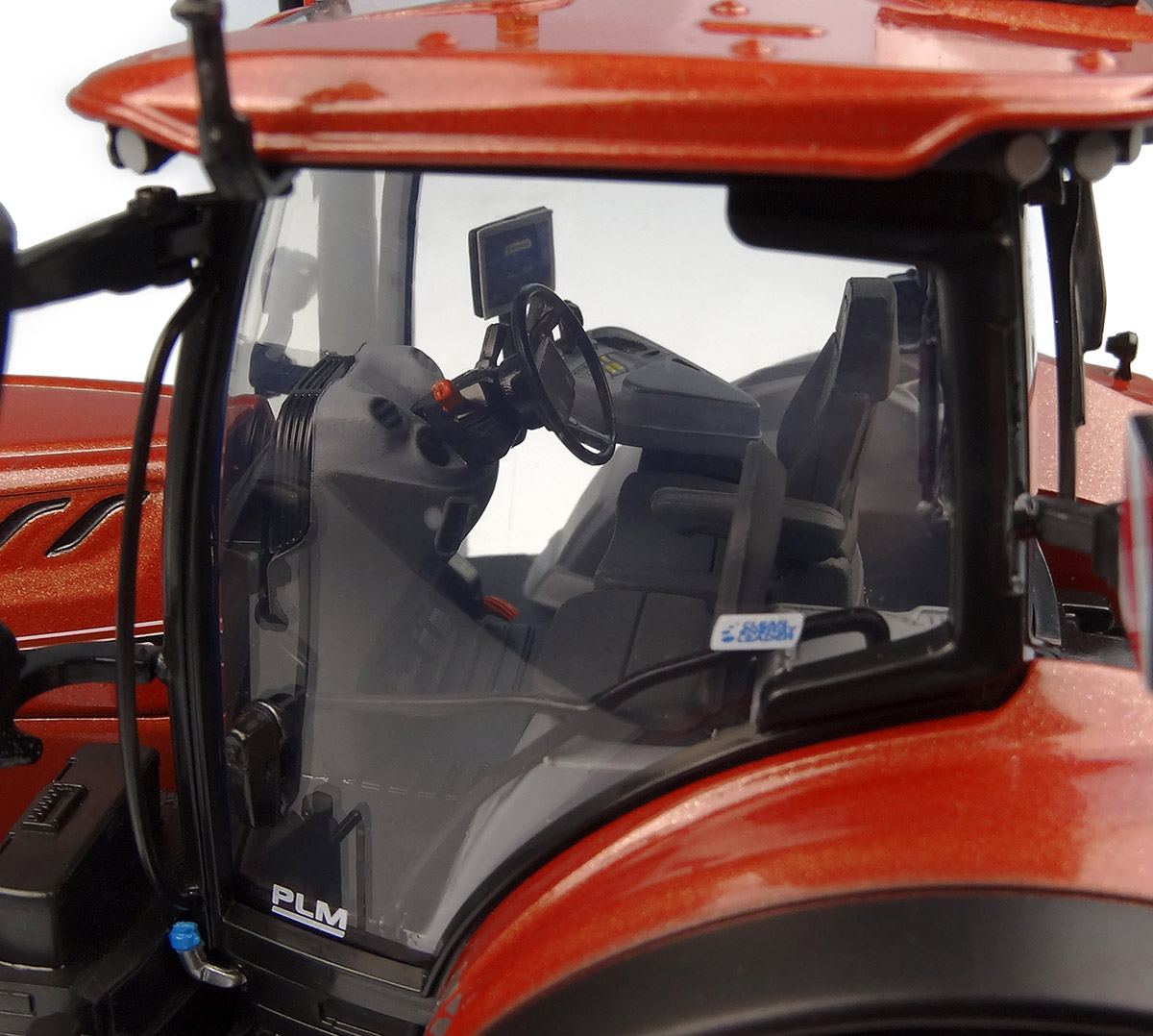 New Holland T7.300 Centenario Lim. Edt. Modell von Universal Hobbies 1:32