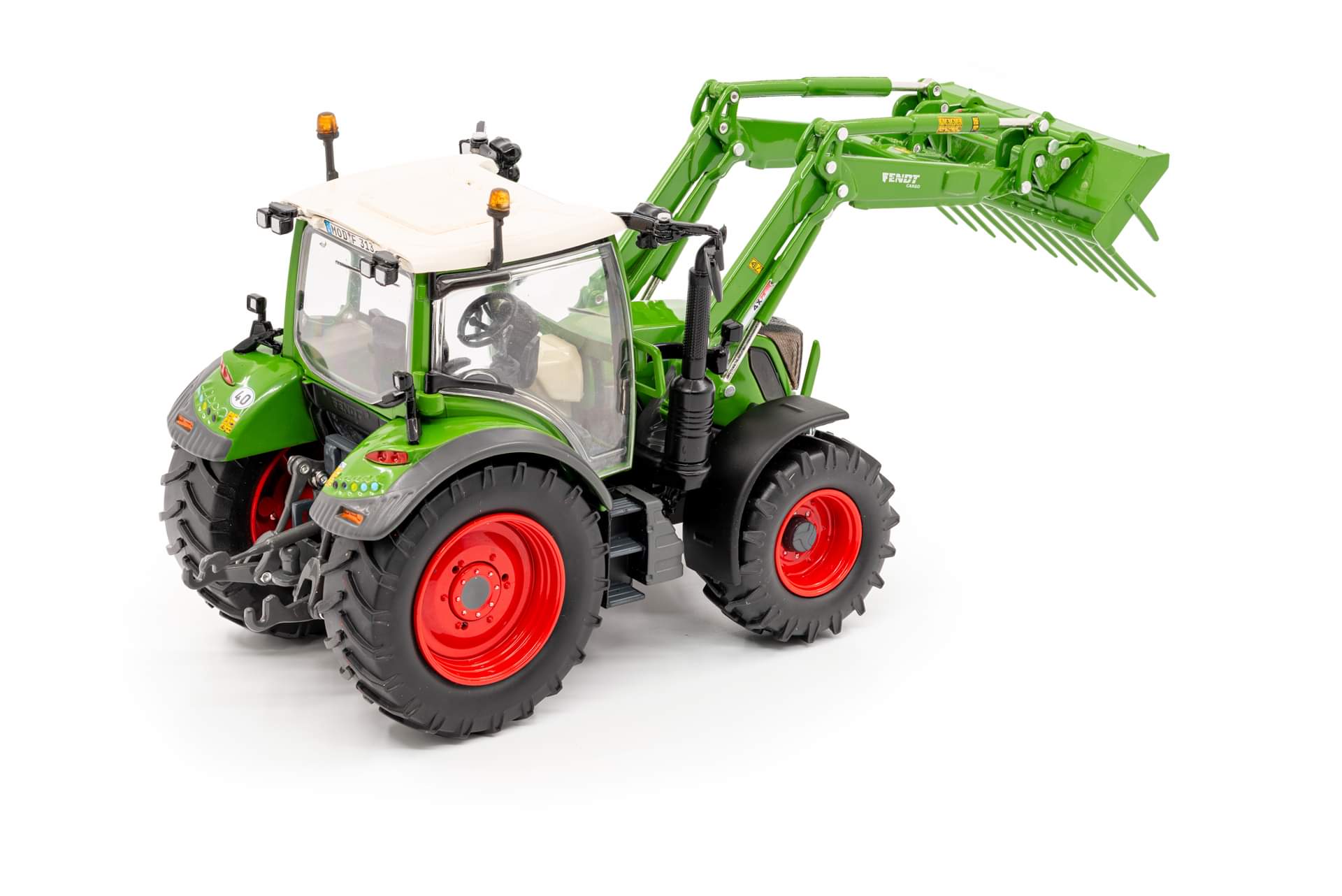 Fendt 313 Vario mit Frontlader Modell von USK Scalemodels 1:32