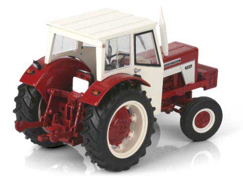 IHC 724 mit Frontgewicht Modell von Replicagri 1:32