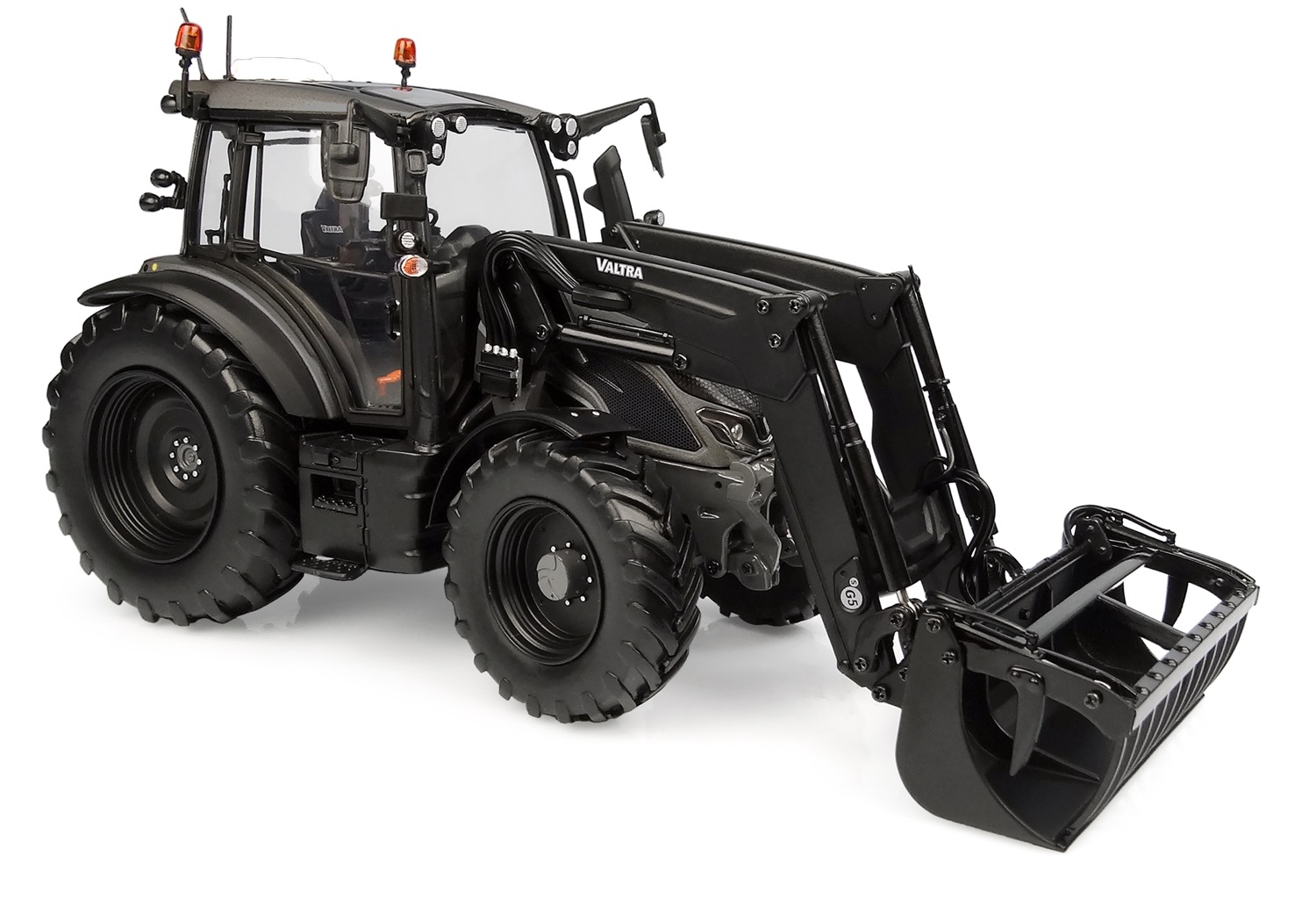 Valtra G135 Frontlader Lim. Edit. Titanium Grey Modell von Universal Hobbies 1:32