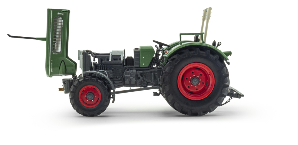 Fendt Favorit 3 4WD mit Überrollbügel Modell von ROS 1:32