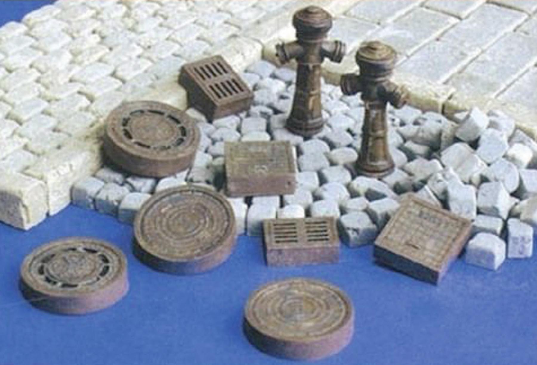 Kanaldeckel und Hydranten Modell von Plus Model 1:35