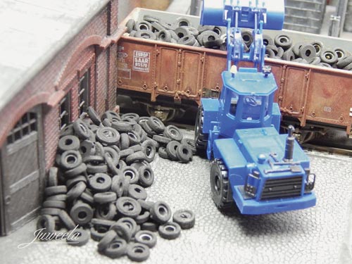 Pkw-Altreifen, lose 20 g Modell von Juweela 1:87