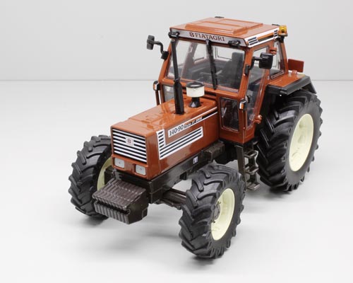 Fiat 140 90 DT mit Zwillingsbereifung Modell von Replicagri 1:32