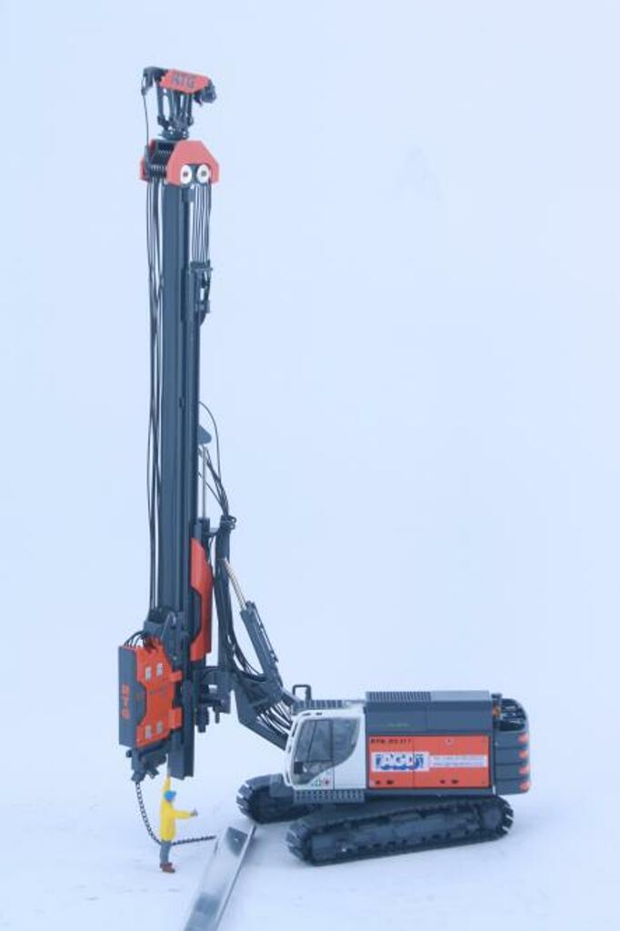 RTG Teleskopmäkler RG21T mit Hydraulikrüttler 2023 AD-1