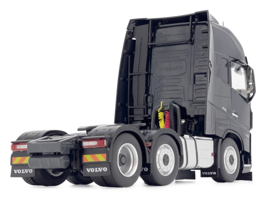 Volvo FH5 6x2 anthrazit Modell von MarGe Models 1:32